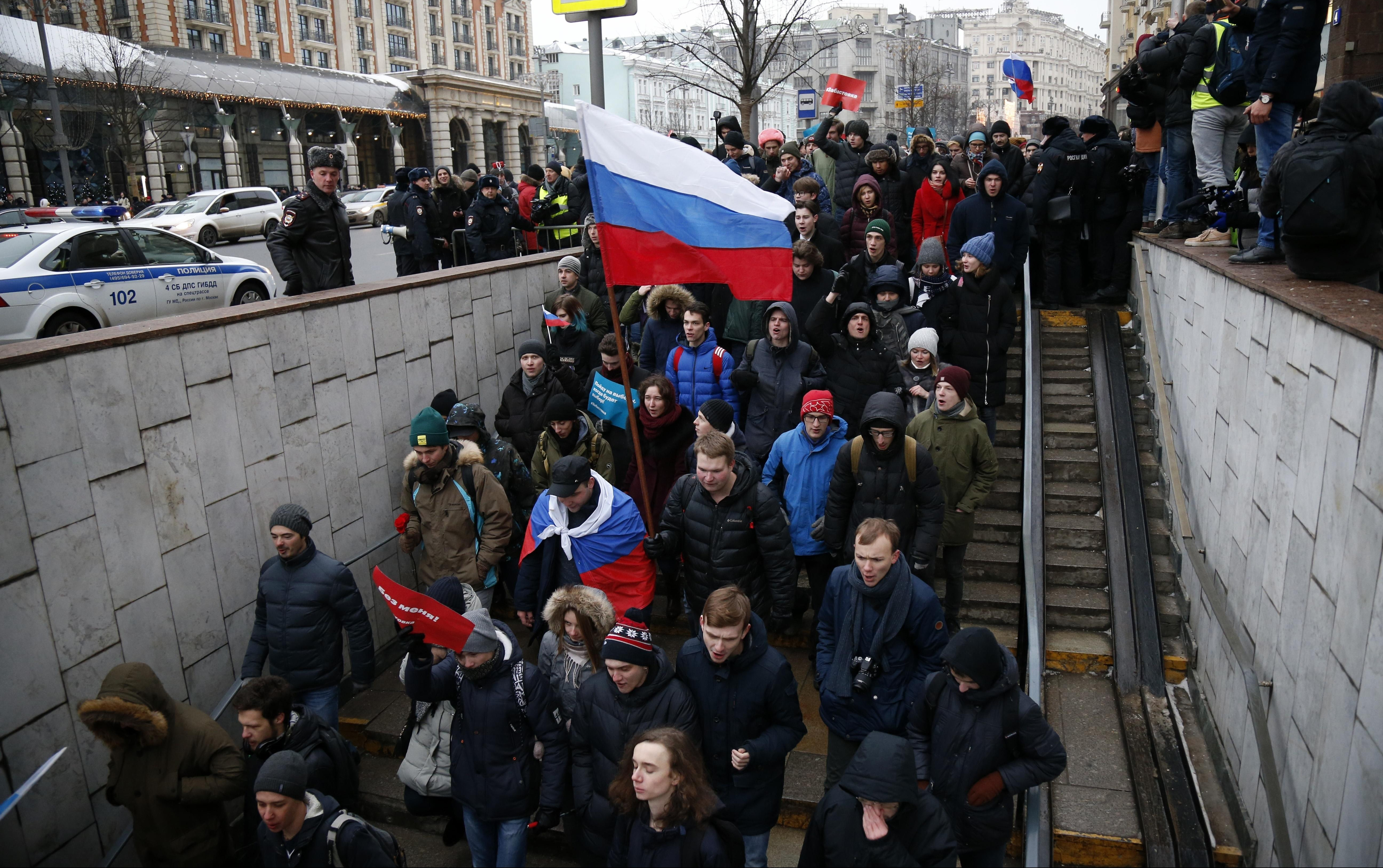 NAVALJNI PRIVEDEN U CENTRU MOSKVE: Pravio proteste protiv Putina, a ZA TO NIJE IMAO DOZVOLU!  
